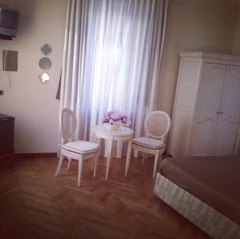 Hotel Langa In Cortemilia Екстериор снимка
