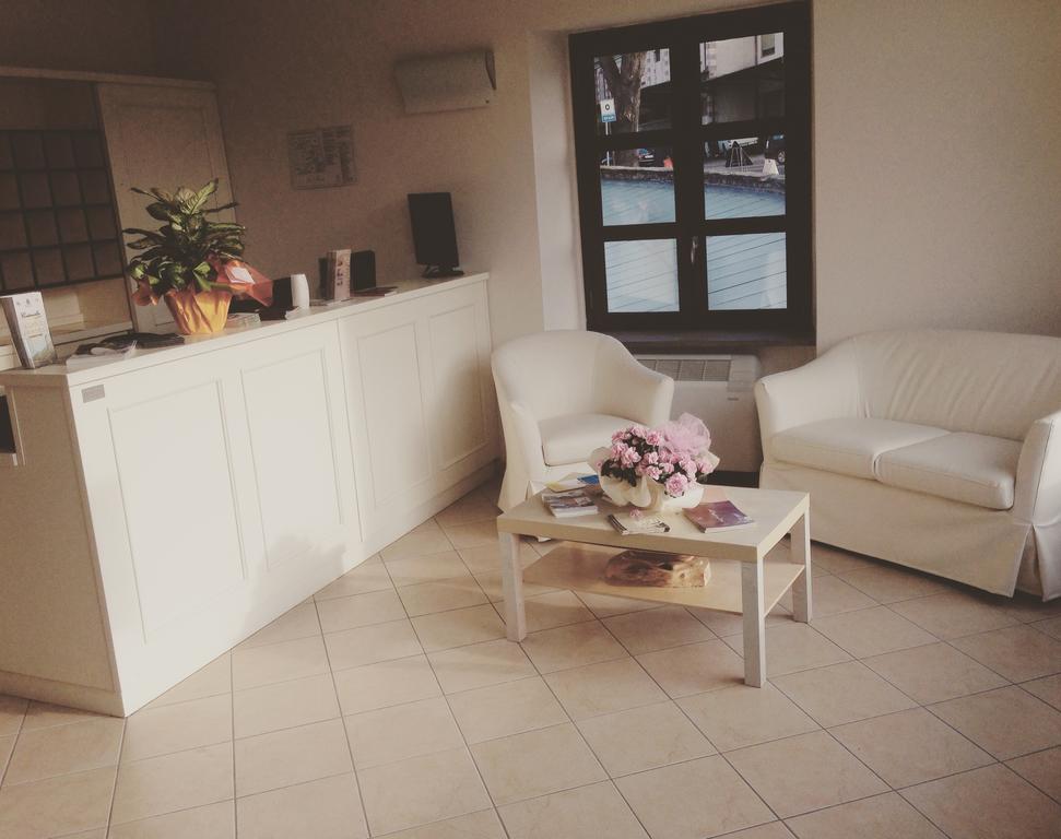 Hotel Langa In Cortemilia Екстериор снимка