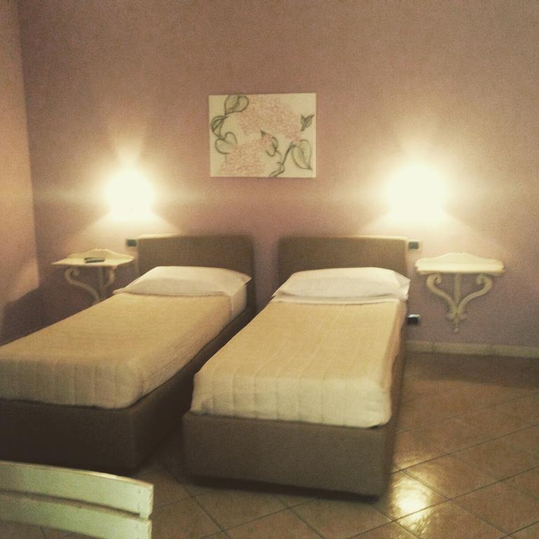 Hotel Langa In Cortemilia Екстериор снимка