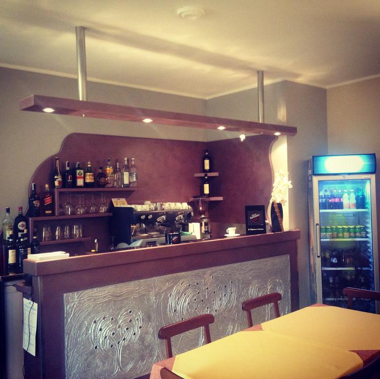 Hotel Langa In Cortemilia Екстериор снимка